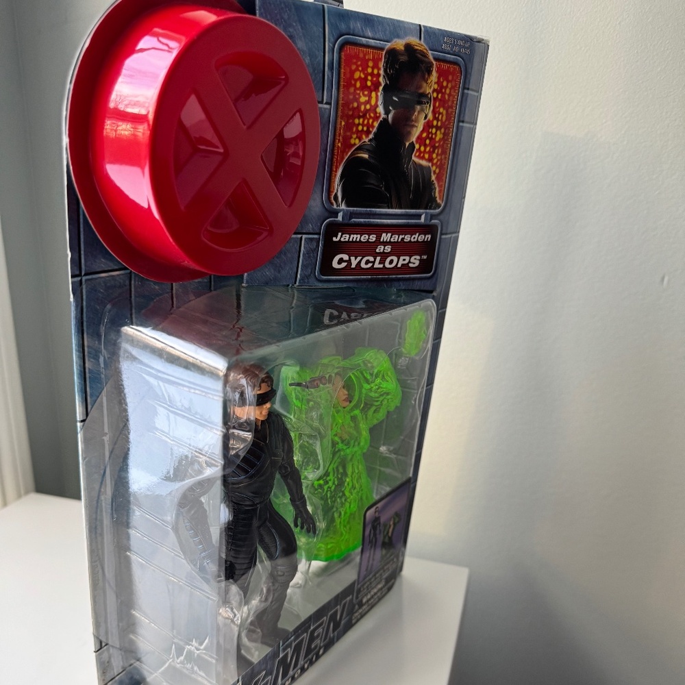 X-Men Cyclops - Picture 4 of 4
